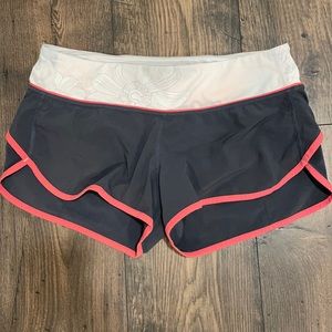 Lululemon speed shorts sz 6 lined gray